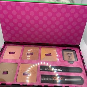 Blushing beauty kit ( real cheeky party)